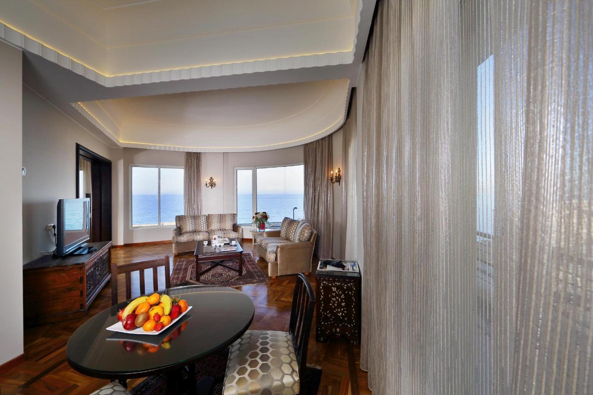 Warwick Palm Beach Hotel Beirut Bilik gambar